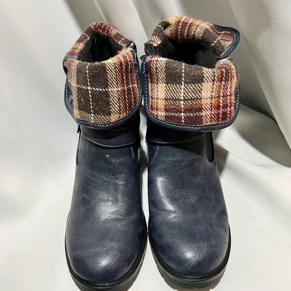 Stylish Navy and Brown Plaid Cuff Heeled Boots - Picture 7 of 9